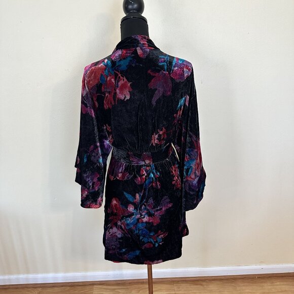 Soma Womens Velvet Floral Kimono Robe Red Lining  Tie Medium Pockets Knee Length - Picture 2 of 8